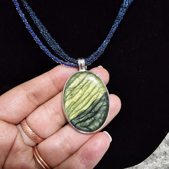 KENNETH COLE Nwot Blue Seed Bead Statement Necklace with Green Enamel Pendant - Picture 4 of 9